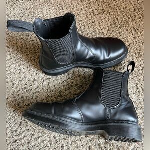 Dr Martens 2976 Mono Chelsea Boots
